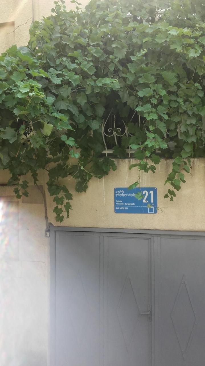 Домик У Реки Куры Tbilisi Exteriör bild